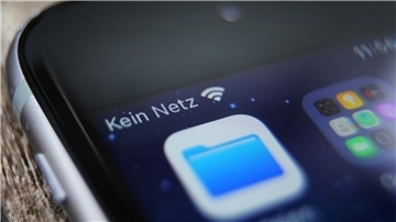 Das Display dieses Smartphones zeigt die Meldung "Kein Netz" an. Um Funklöcher im Mobilfunknetz aufzuspüren, ruft die Rotenburger Kreisverwaltung die Bürger zur Beteiligung an einer bundesweiten Mobilfunkmesswoche auf.