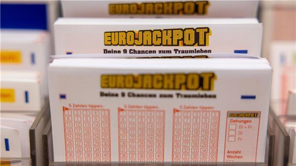 Gewinner melden sich: Wer hat 69 Millionen Euro gewonnen? Das Ehepaar habe seit Jahren dieselben Zahlen getippt. (Symbolbild)