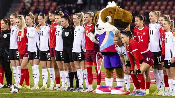 Fast alle EM-Spiele in der Schweiz ausverkauft Das EM-Maskottchen Maddli ist nach Madeleine Boll benannt, der ersten Schweizer Fußballerin mit Lizenz