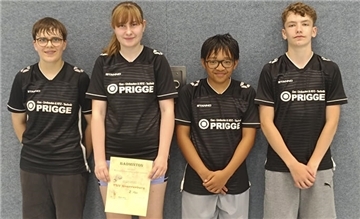 Das erfolgreiche Team des TSV Gnarrenburg: (von links) Ella Grotheer, Fenja Kracht, Rodieto Mallari und Oliver Schulz.