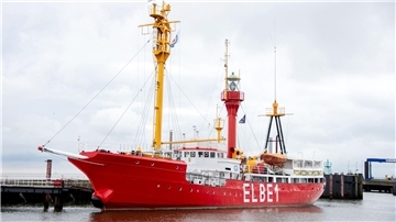 Feuerschiff kehrt zurück: „Elbe 1“ nach Verjüngungskur bald wieder in Cuxhaven Die „Elbe 1“ liegt auf dem Wasser. Am 20. April soll die „Rote Lady“ wieder im Heimathafen Cuxhaven festmachen.