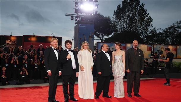 Das Filmteam vor der Premiere. (Archivbild)