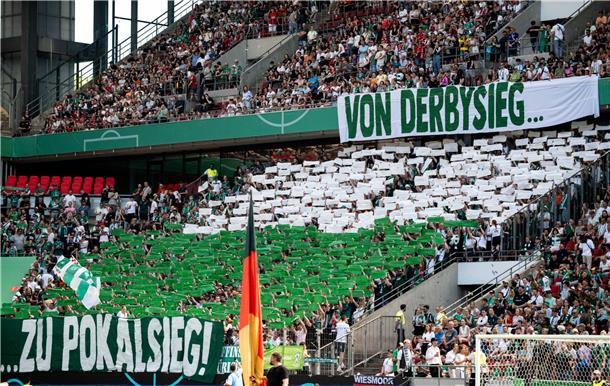 „Fritzy“ Kromp: Aus dem TV-Studio auf die Trainerbank bei Werder Bremen Fußballfans von Werder Bremen