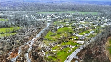 Das Foto der Polizei zeigt eine verwüstete Landschaft nahe des Orts Marble Hill in Missouri.