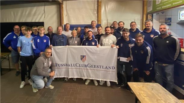 Gruppenfoto nach einer Versammlung eines Vereins.