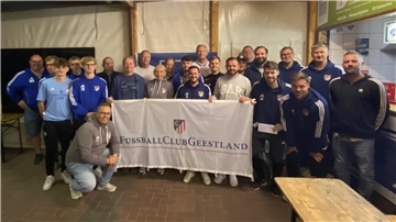 Gruppenfoto nach einer Versammlung eines Vereins.