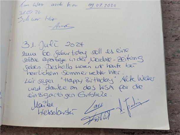 Das Gästebuch des Leuchtturms Alte Weser zeigt Einträge aus 60 Jahren - manche s...