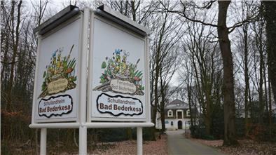 Das Eingangsschild des Schullandheims Bad Bederkesa.