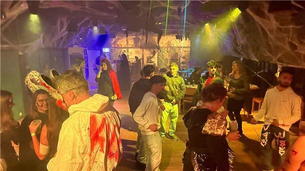 Das sind die Halloween-Events 2025 in Bremerhaven und dem Cuxland Das Heimathaus in Beverstedt-Wachholz verwandelt sich in das Beverstedter Spukhaus.
