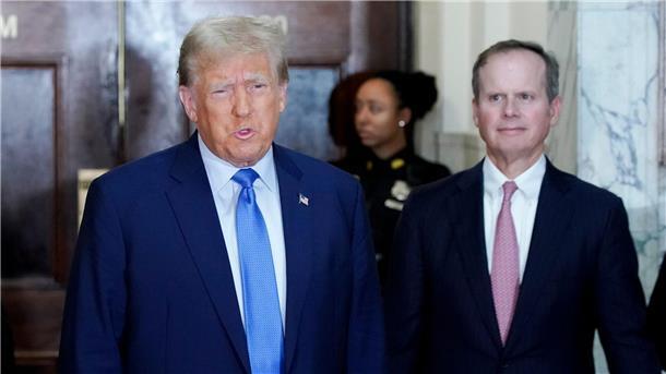 Spannungen bei Trump-Aussage: „Keine politische Kundgebung“ „Das ist ein sehr unfairer Prozess. Ich hoffe, die Öffentlichkeit schaut zu“: Donald Trump.
