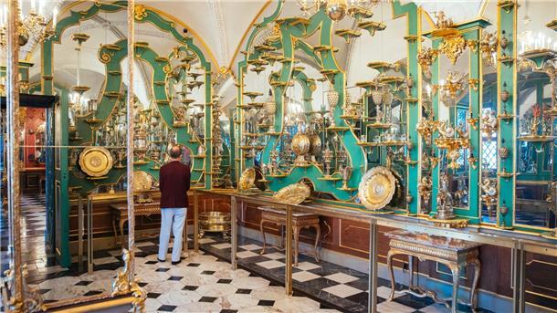 Dresden: Großteil der Beute aus Grünem Gewölbe gefunden Das Juwelenzimmer des Historischen Grünen Gewölbes im Residenzschloss vor dem Einbruch.