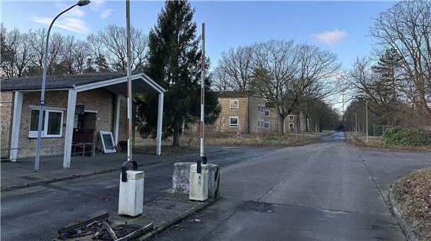 Der Eingangsbereich der Kaserne.