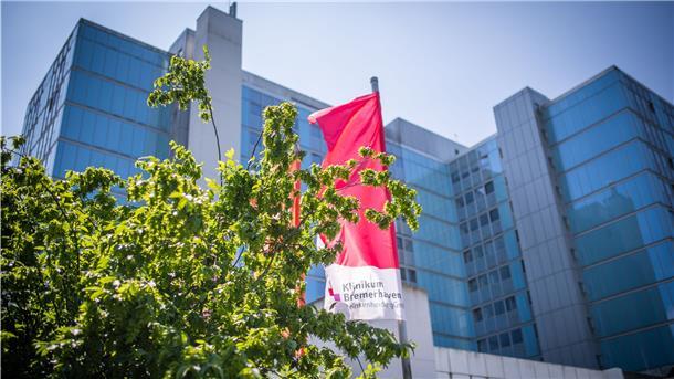 Wenn Krankenhäuser zur Zielscheibe von Hackern werden Das Klinikum Bremerhaven-Reinkenheide ist sich der wachsenden Bedrohung durch Cyberangriffe bewusst und bereitet sich vor.