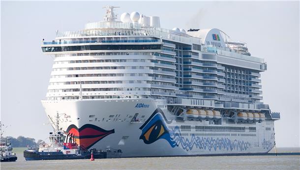 Das Kreuzfahrtschiff "AIDAnova" ist 2018 auf der Ems überführt worden. Es ist mit 337 Meter Länge das größte Kreuzfahrtschiff von Aida Cruises.