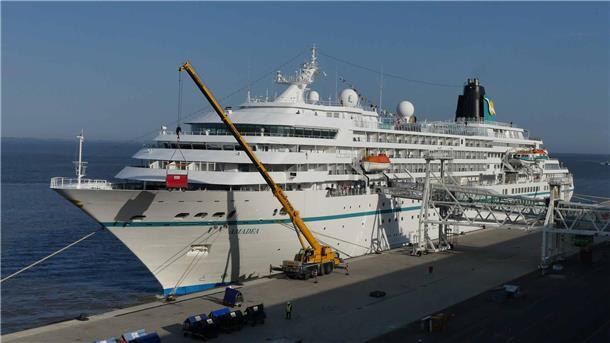 Kreuzfahrtschiff vor Anker in Bremerhaven. Die „Amadea“ beendete am Samstag ihre 500. Kreuzfahrt in Bremerhaven.