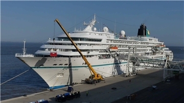 Kreuzfahrtschiff vor Anker in Bremerhaven. Die „Amadea“ beendete am Samstag ihre 500. Kreuzfahrt in Bremerhaven.