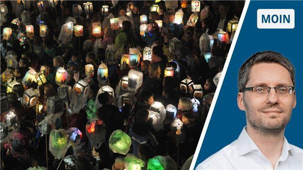 Links: Ein Meer aus Laternen, die von Kindern zum Martinstag gehalten werden. Rechts: Ein Mann mit Dreitagebart und Brille. Er trägt ein weißes Hemd.