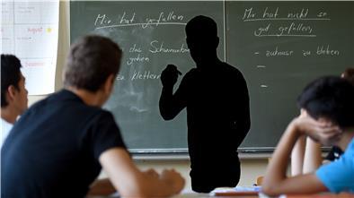 Das Leistungsniveau in den Klassen sei seit der Schulreform vor zehn Jahren stark gesunken, kritisieren Lehrer.
