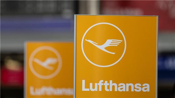 Das Logo der Lufthansa am Flughafen in Frankfurt am Main.