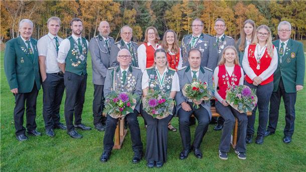 Das neuen Majestäten des Schützenkreises Bremervörde kamen am Ende der Kreisdelegiertentagung zum gemeinsamen Foto zusammen. 