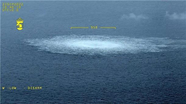 Pipeline-Lecks: EU prüft Sicherheit kritischer Infrastruktur Das Nord Stream 1-Gasleck in der Ostsee, fotografiert aus einem Flugzeug der schwedischen Küstenwache.