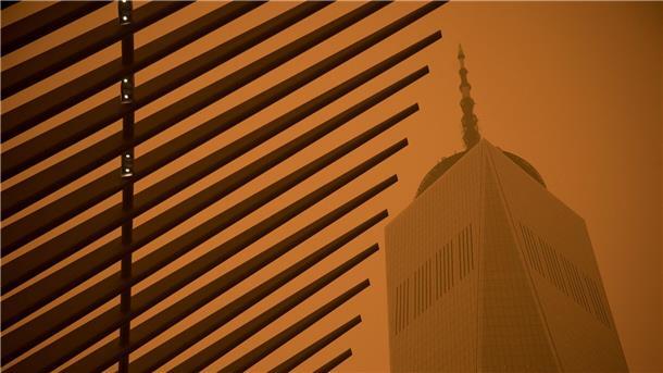 Rauch von Waldbränden hüllt New York ein Das One World Trade Center in Lower Manhattan.