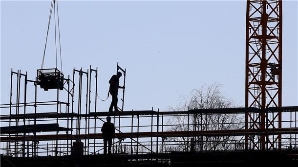 Das produzierenden Gewerbe und der Bau verzeichnete leichte Beschäftigungsgewinne.