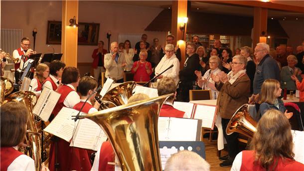 Das Publikum honorierte die Leistung der Musiker mit stehenden Ovationen.