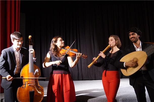 Das Quartett Prisma eröffnet den Komnzertreigen. Prisma spielt am 30. Januar in der Aula des Nordenhamer Gymnasiums Kunst- und Tanzmusik aus Ungarn und Italien.