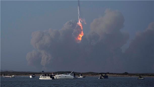 „Starship“ zerbricht kurz nach erstem Teststart Das Raumschiff von SpaceX startet von der Starbase in Boca Chica.