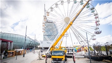 Das Riesenrad wird am Neuen Hafen wieder neben dem "Lloyd’s" aufgebaut. 