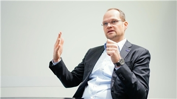 Das riesige Potenzial von Künstlicher Intelligenz für BASF sei momentan noch gar nicht konkret abschätzbar, so Chief Digital Officer Dirk Elvermann.