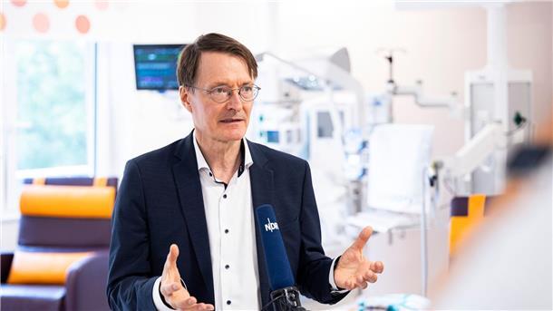 Lauterbach: Corona-Maßnahmen mehr als begründet Das RKI gibt Empfehlungen, die politische Verantwortung liegt beim Ministerium, sagt Gesundheitsminister Lauterbach.