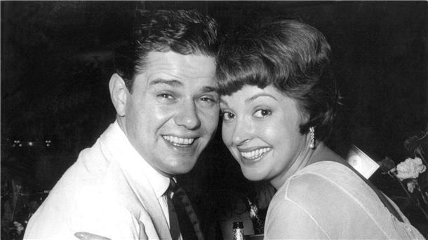 Schauspielerin Nadja Tiller gestorben Das Schauspielerehepaar Nadja Tiller und Walter Giller 1958 in Berlin.