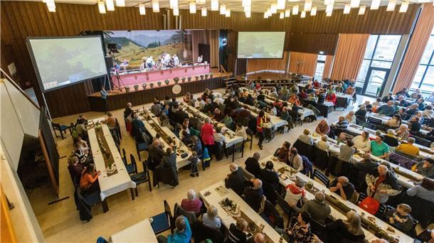Das Schwarzwälder Kirschtortenfestival im Kurhaus von Todtnauberg zieht ein breites Publikum an.