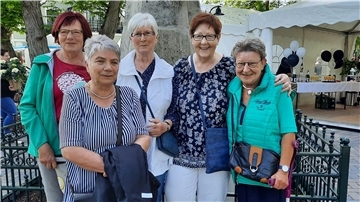 Das sind die Damen der ersten Stunde. Von links
Waltraud Napierski, Inge Wilken, Ilona Klein, Barbara Entrich, Sabine Buchholtz
