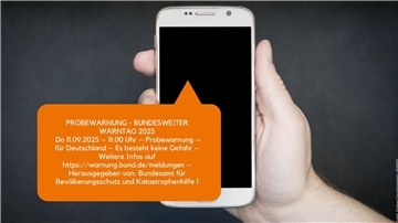 Das Smartphone im Blickpunkt: Mit diesem Foto weist der Landkreis Rotenburg auf den Warntag am Donnerstag hin.
