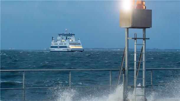 Sturmtief sorgt für Fährausfälle und Schäden Das stürmische Wetter sorgte vor allem an der Nordseeküste für orkanartige Böen.