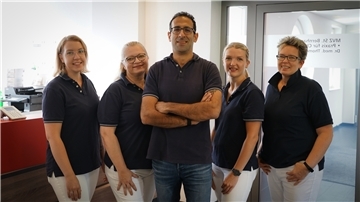 Das Team der MVZ-Praxis HNO ist in neue Räume gezogen (von links): Vanessa König, Grazyna Golowacz, Dr. Haitham Saba, Sandra Mul und Claudia Ritter.