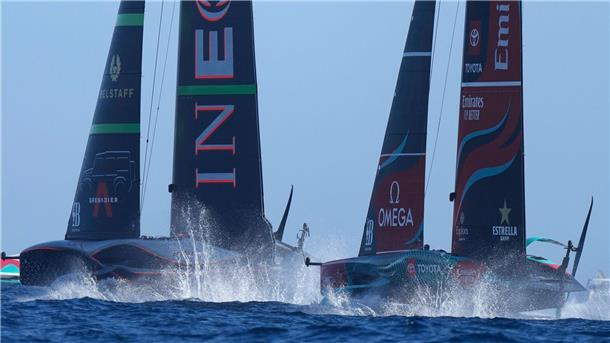 America’s Cup: Team Britannia holt auf Das Team Ineos Britannia (links) hat seine ersten Siege ersegelt.