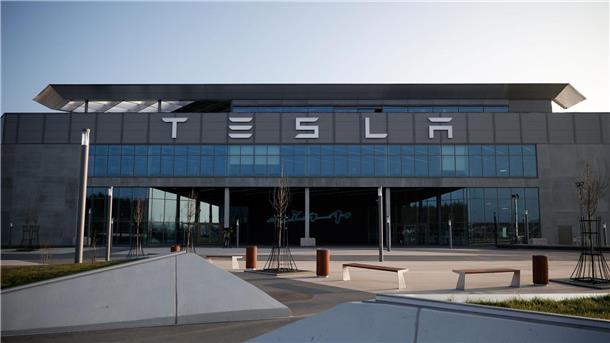 Das Tesla-Werk in Grünheide ist nach dem tagelangen Stromausfall wieder am Netz.