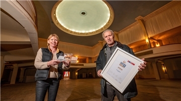 Blick in den hauptsaal des Tivoli.
