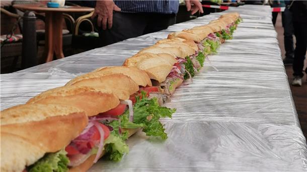 Langes Matjesbrötchen
