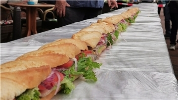 Langes Matjesbrötchen