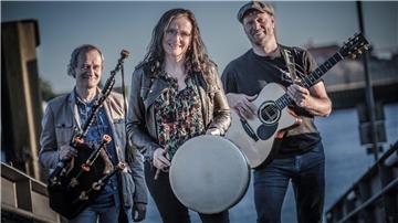 Trio Maries Wedding mit Instrumenten