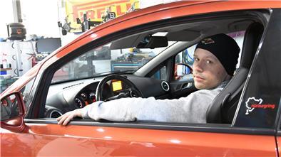 Das Tunen von Autos ist für ihn eine Leidenschaft: Sebastian Fahlbusch.