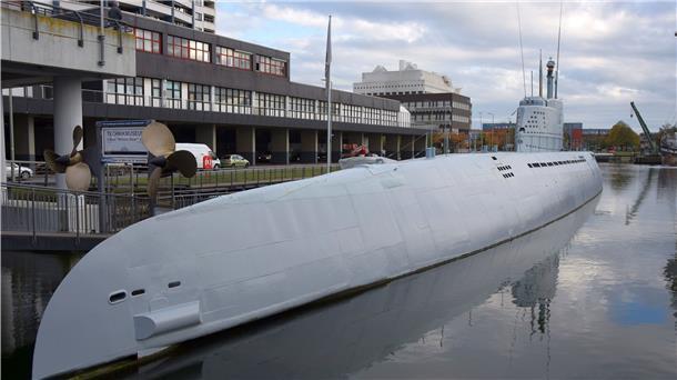 Das U-Boot „Wilhelm Bauer“ liegt seit 1984 als Technikmuseum im Alten Hafen.