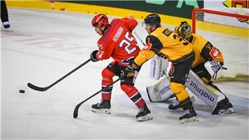 Das vierte CHL-Spiel der Fischtown Pinguins gegen die Rouen Dragons in der Eisarena.