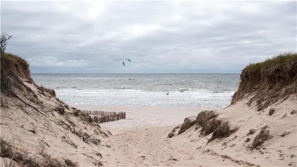 Norddeutschland erwartet ein wolkenverhangenes Wochenende Das Wochenende in Norddeutschland wird laut Deutschem Wetterdienst bedeckt - teilweise soll es zu Regen und starken Windböen kommen. (Symbolbild)