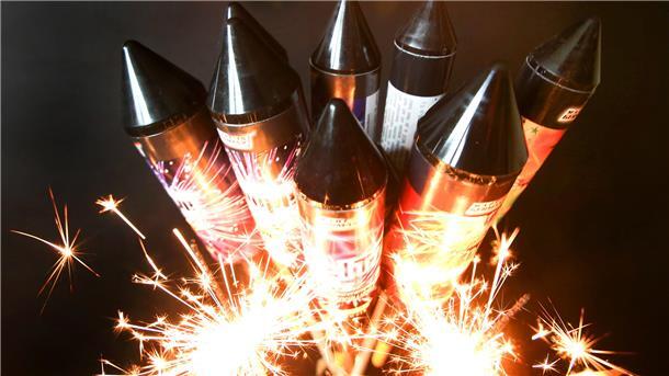 Feuerwerkskörper explodieren.
